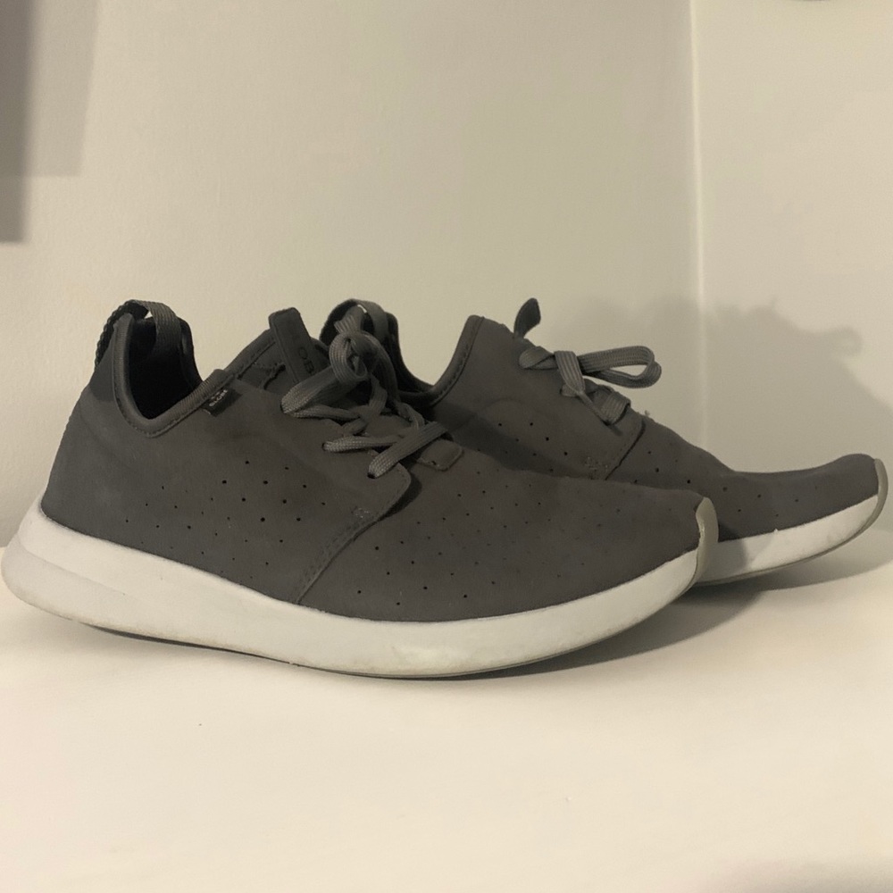 Globe Dart Lyt size 9.